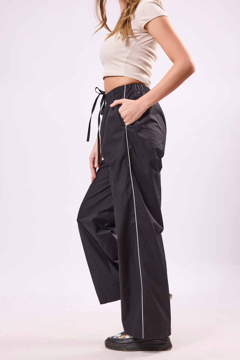 Contrast Piping Cargo
